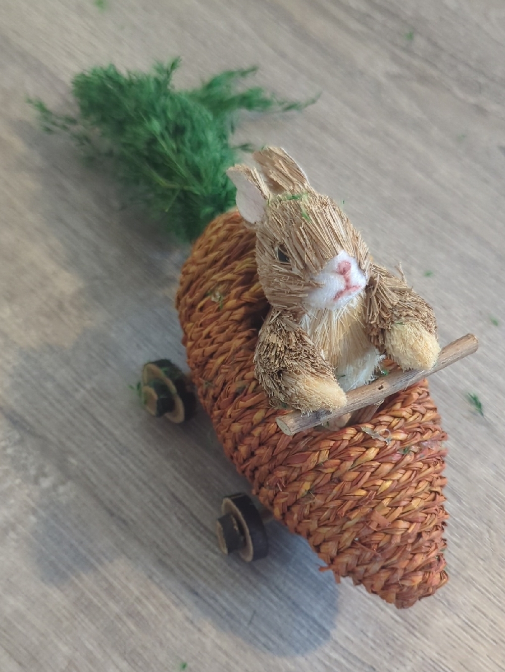 Pier 1 Handcrafted Bunny In Carrot Car Collectable